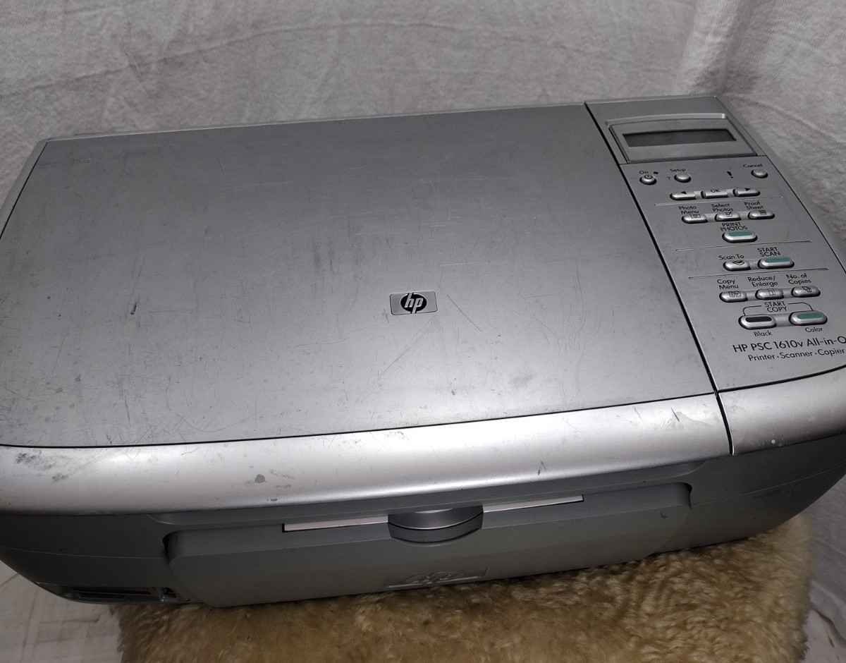HP PSC 1610V ALL-IN-ONE INKJET PRINTER WITH A/C ADAPTOR - GOOD CONDITION.