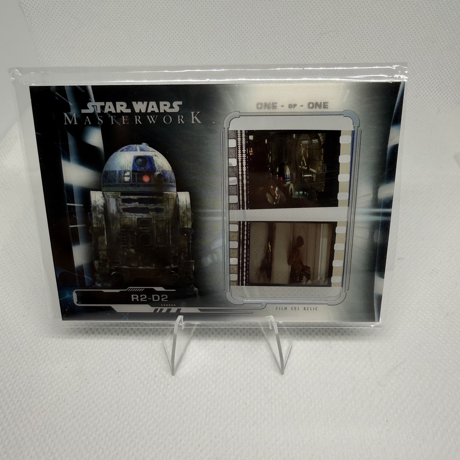 R2-D2 2019 TOPPS STAR WARS MASTERWORK FILM CEL PATCH #5 1/1 