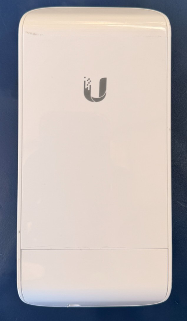 Ubiquiti NanoStation Loco M5  AirMax 5GHz Indoor/Outdoor CPE Radio MIMO Antenna