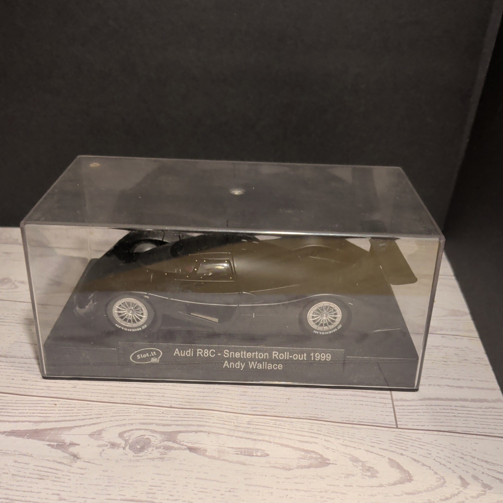 SLOT.IT AUDI R8C SNETTERTON ROLL-OUT 1999 ANDY WALLACE 1:32 SLOT CAR CA12A NEW