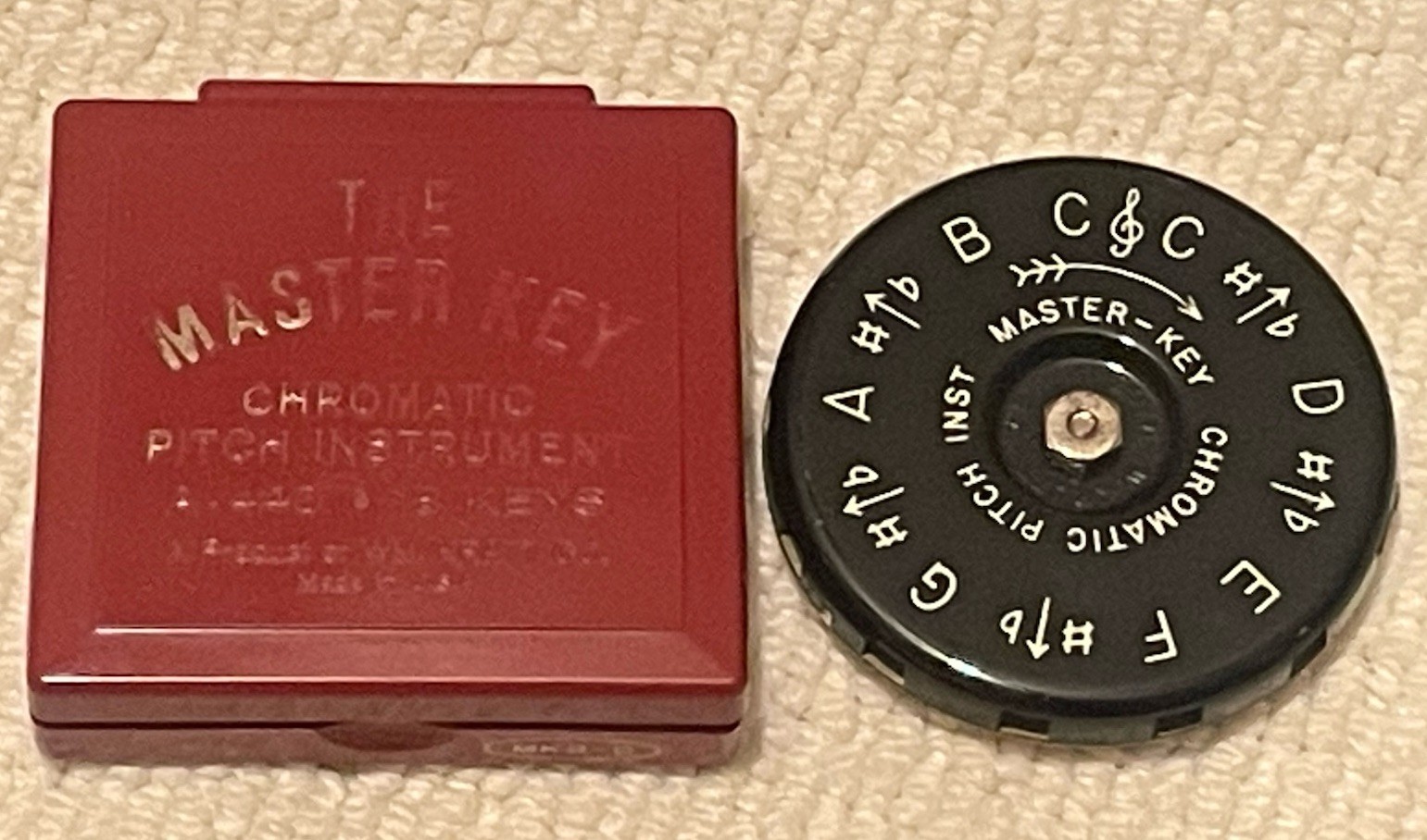 Vintage WM Kratt Co The Master Key Chromatic Pitch Instrument A-440 13 Key w/Box