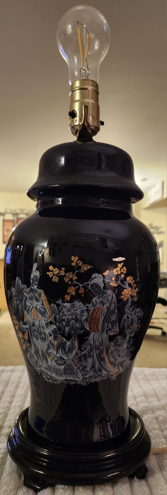 Vintage Chinoiserie porcelain ginger jar table lamp 