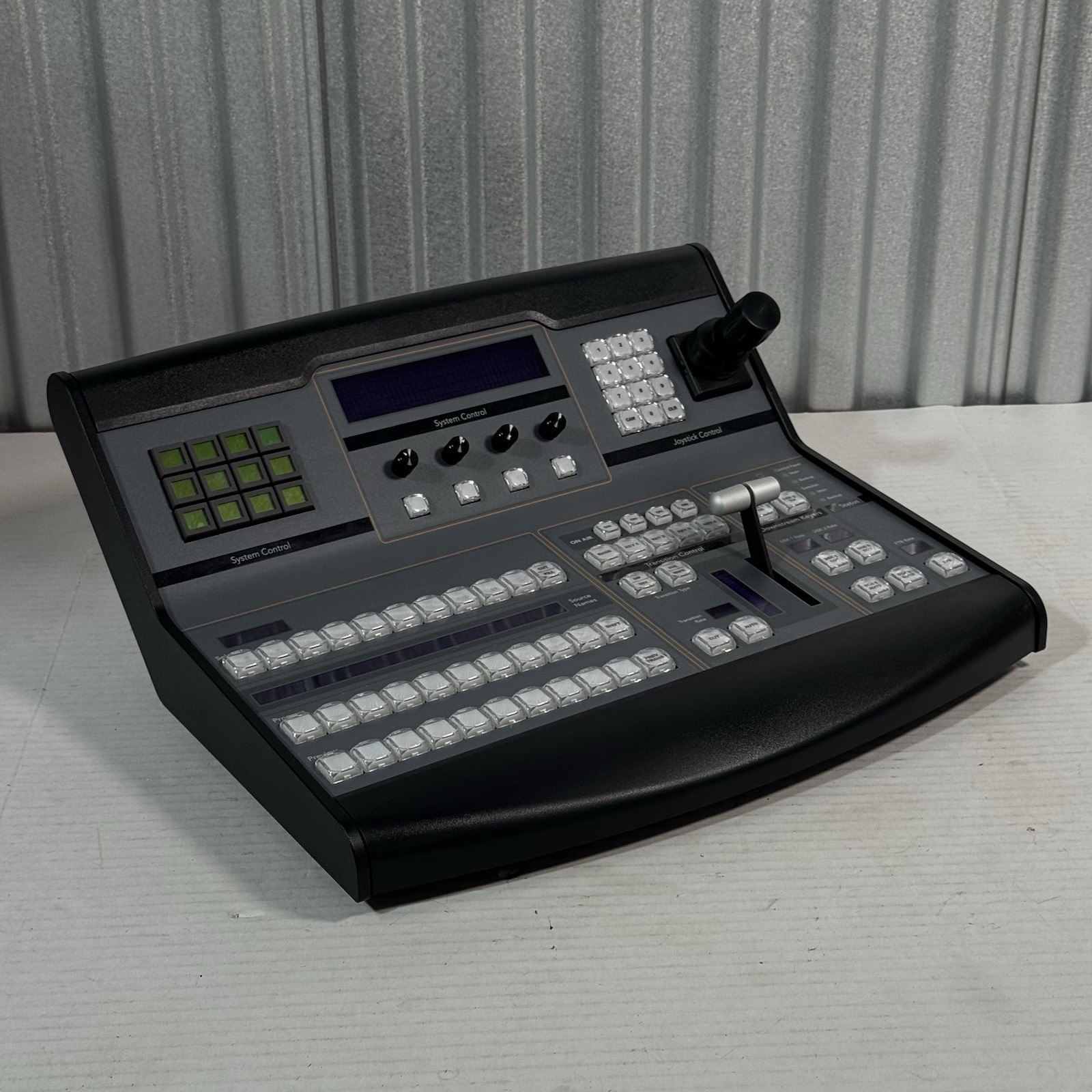 Blackmagic Design ATEM 1 M/E Broadcast Panel EXC+++ (5)