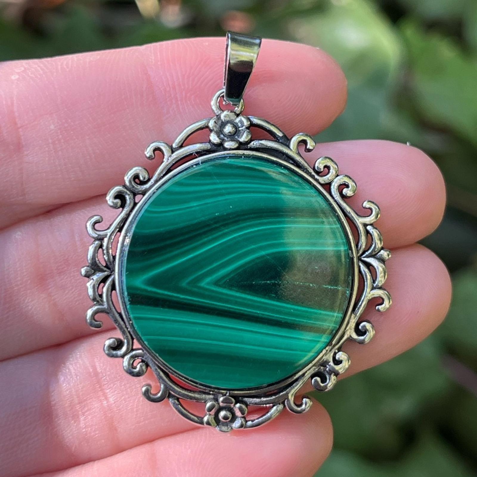 Silver‎ plated vintage style malachite pendant