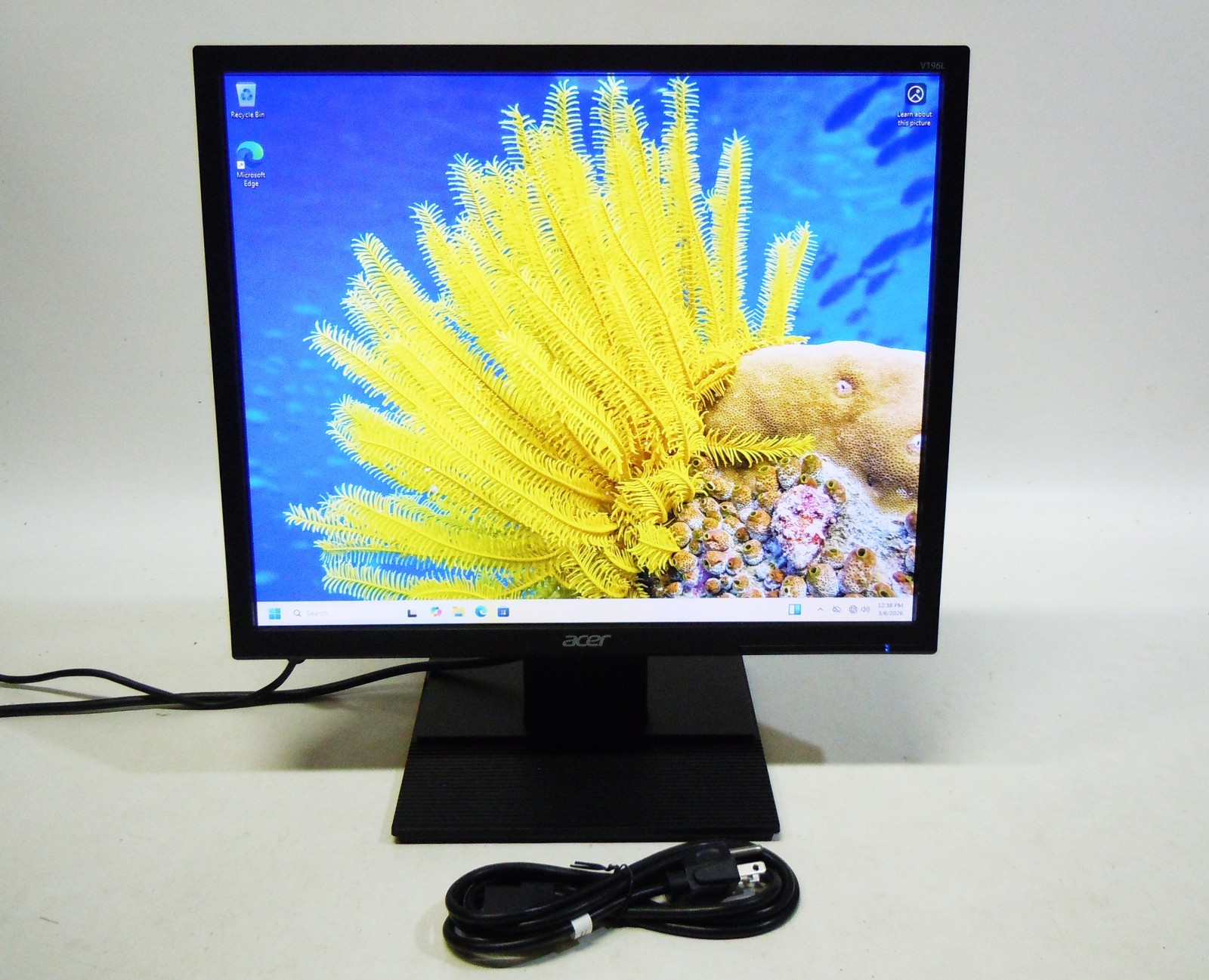 Acer V196L 19" LED Backlit Monitor 1280 x 1024 5:4 w/AC Cord SHIPS *SAME* DAY
