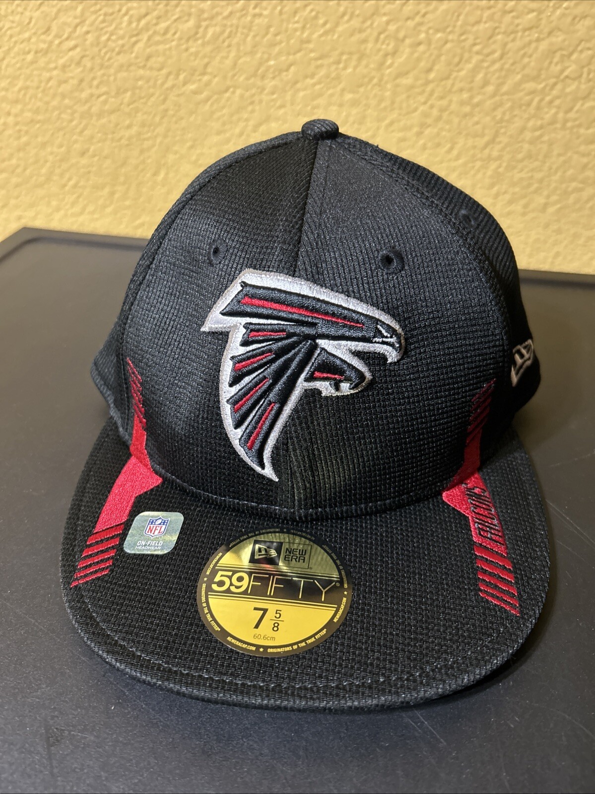New Era NFL Atlanta Falcons Black 59FIFTY Fitted Hat, Cap, New Size  7 5/8