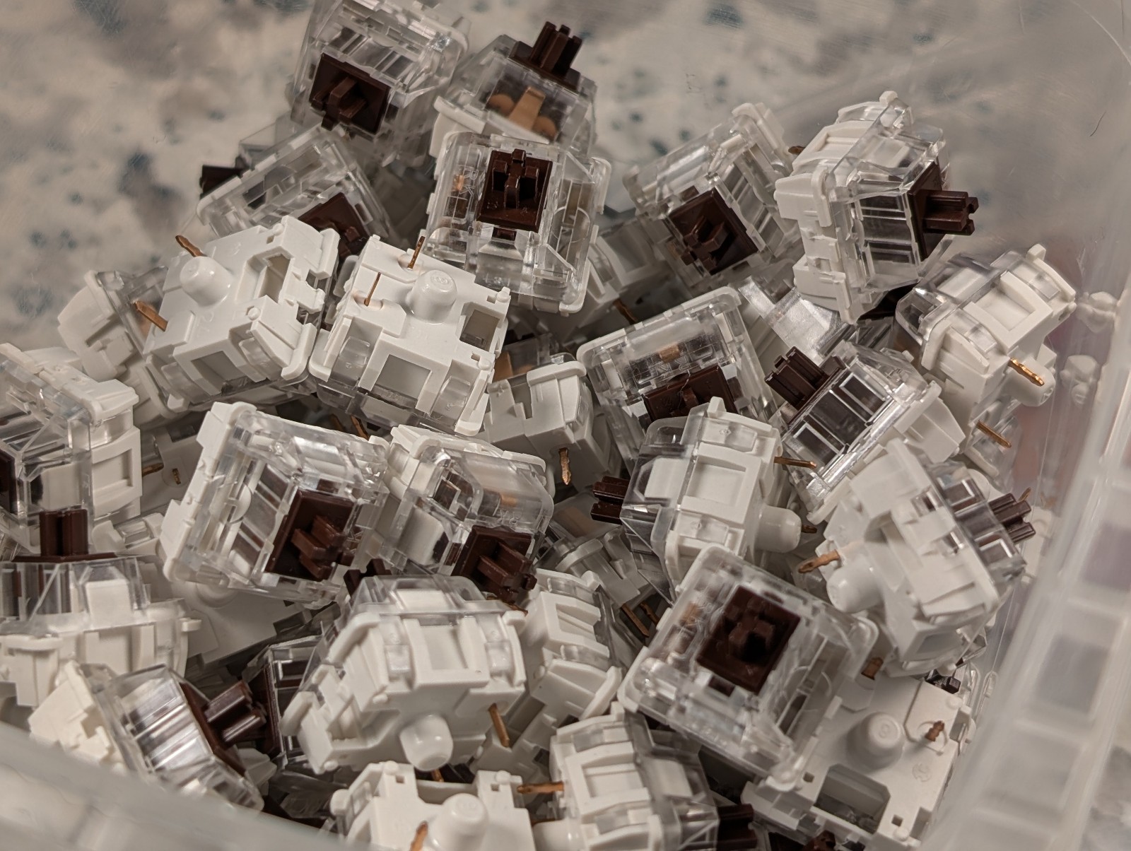 72x Brown Mechanical Keyboard Switches – Pulled From RK68