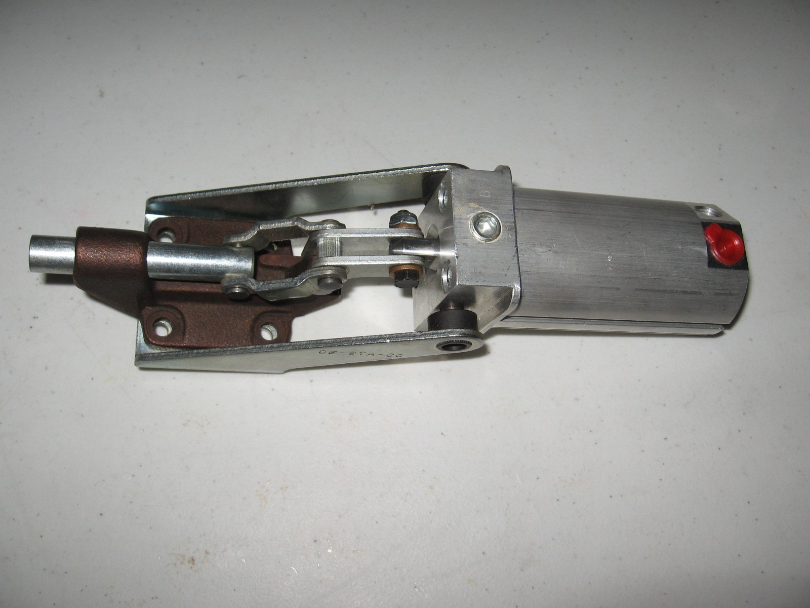 DESTACO 807350 Pneumatic Clamp 350 lb Holding – 1/8" NPT Port NOS