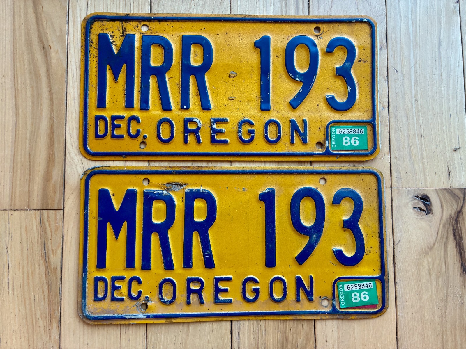 1986 Oregon License Plate Pair