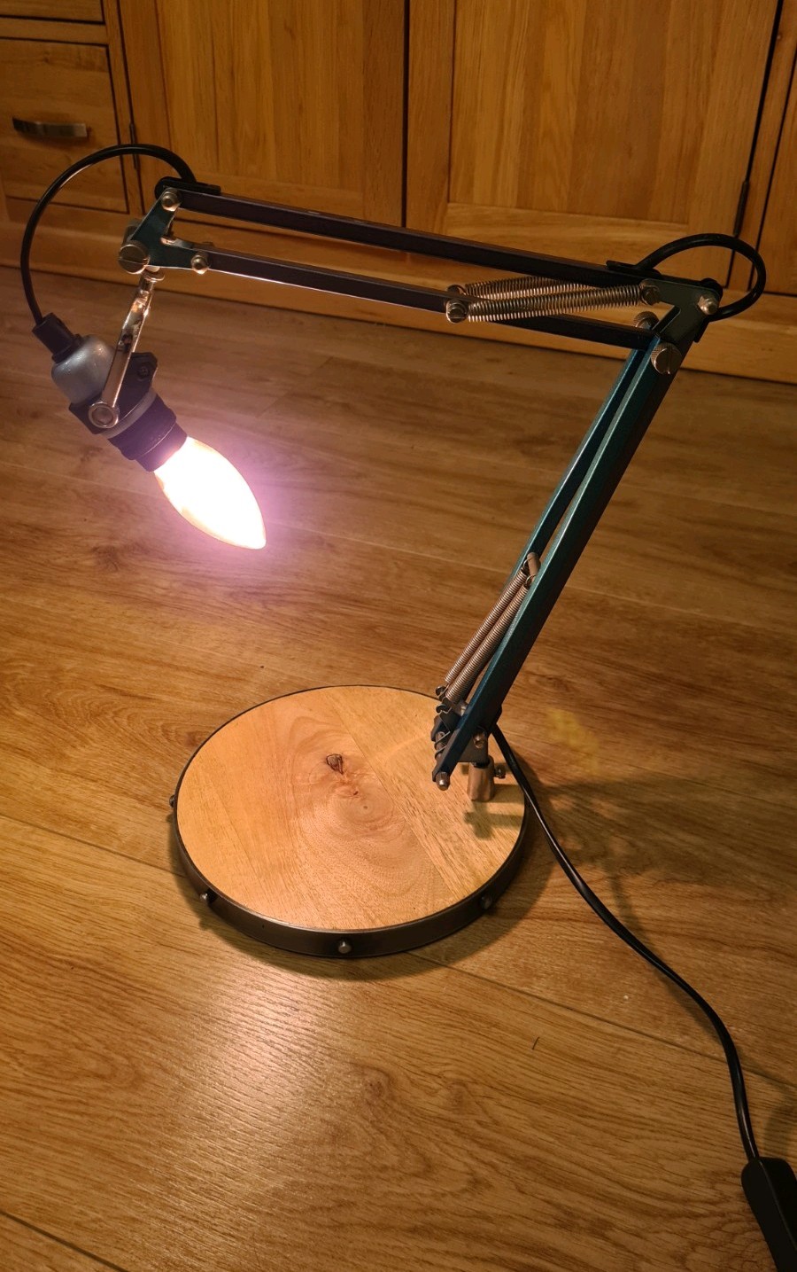 Retro Anglepoise-style Lamp Blue and purple wirh wooden base - Industrial Style