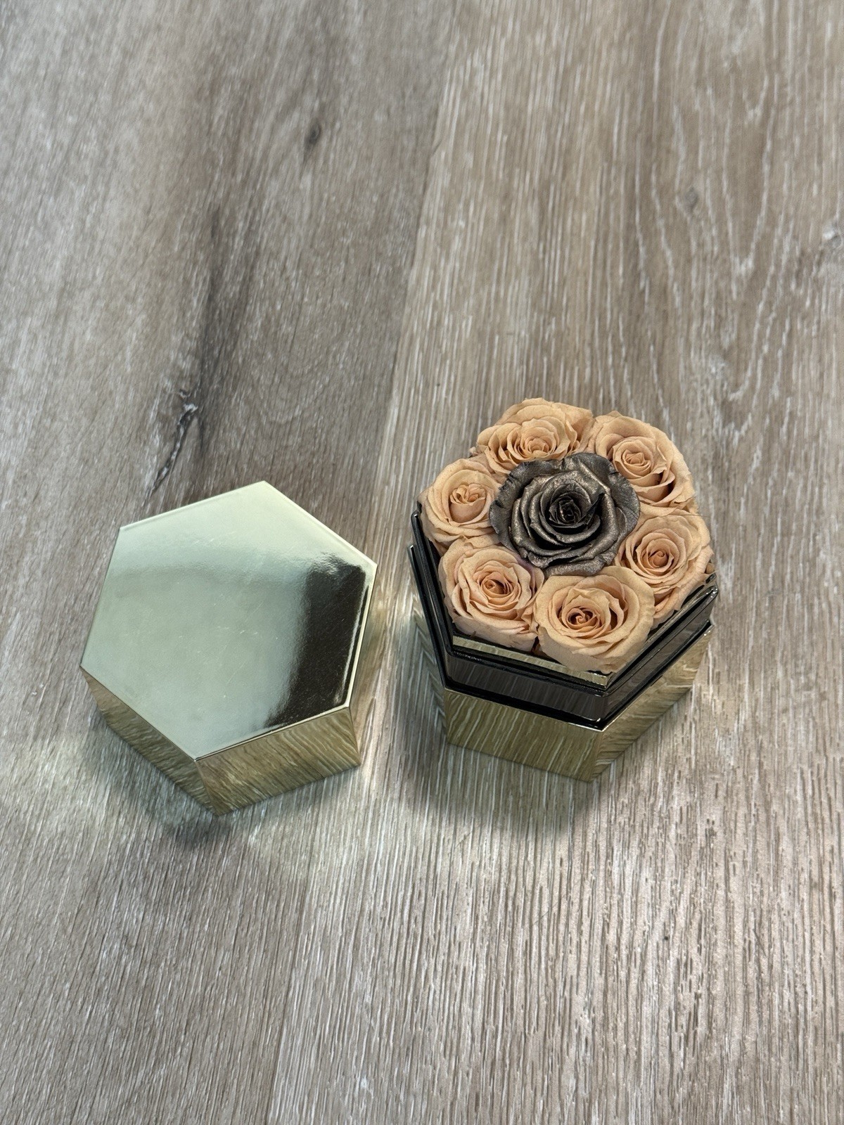 The Million Dollar Roses - Mirror Gold Hexagon Box | Peach & Gold Roses
