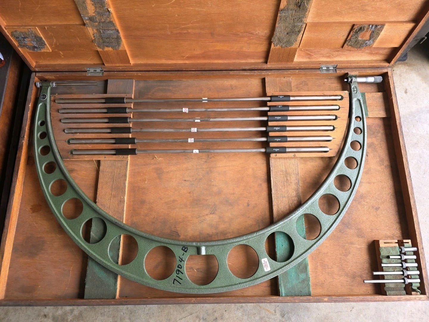 Mitutoyo Micrometer Set 6 Anvil Mechanical 30 to 36" Range 104-204 (SMH)