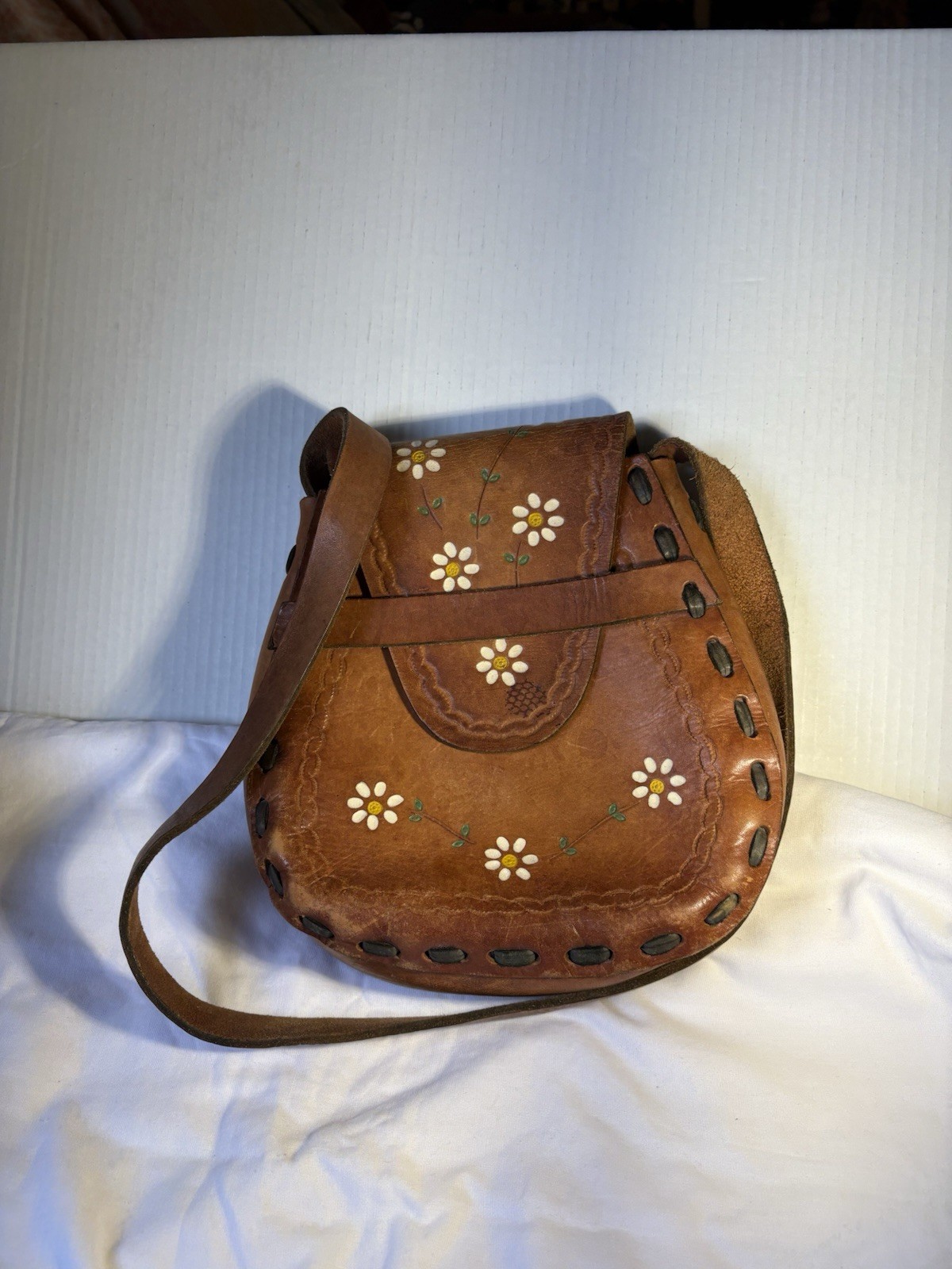 VTG 70s Hand Tooled Leather Daisy Bag Boho Hippie Painted Flower Artisan Mark B