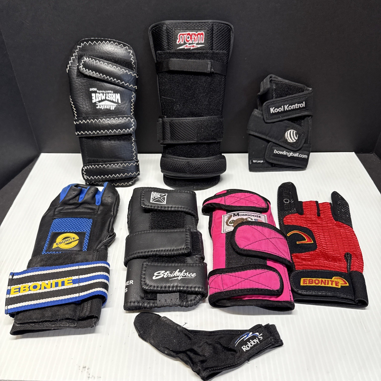 7 Right Handed Bowling Gloves Braces Asst Brands Pre Owned Storm Ebonite More