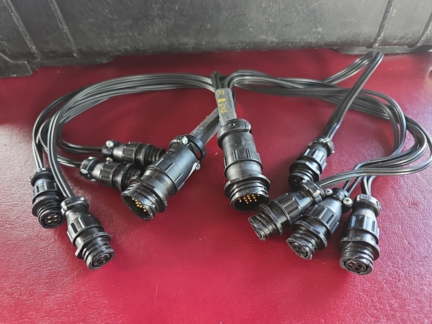 Kino Flo 4Bank Splitter Harness Cable X16-A4 - 16-Pin to 4-Pin Adapter( 2 Pack)