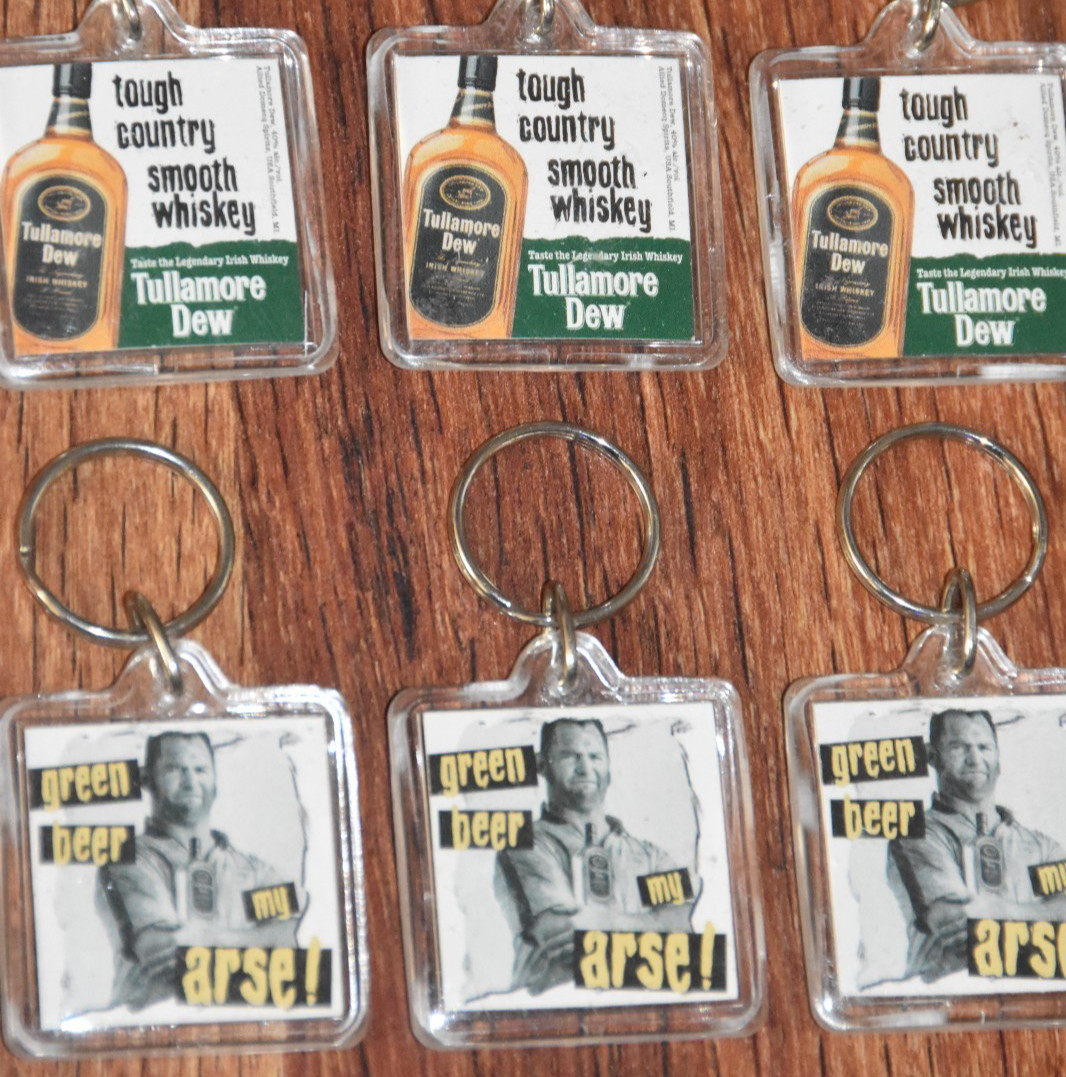 1 vintage Tullamore Dew whiskey acrylic Key Ring Chain Keychain promotional