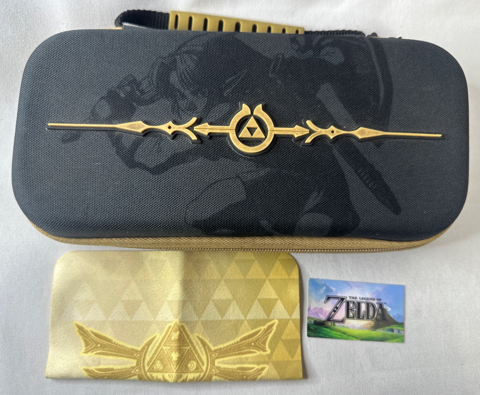 Nintendo Switch Legend Of Zelda Padded Travel Case With Cleaning Cloth