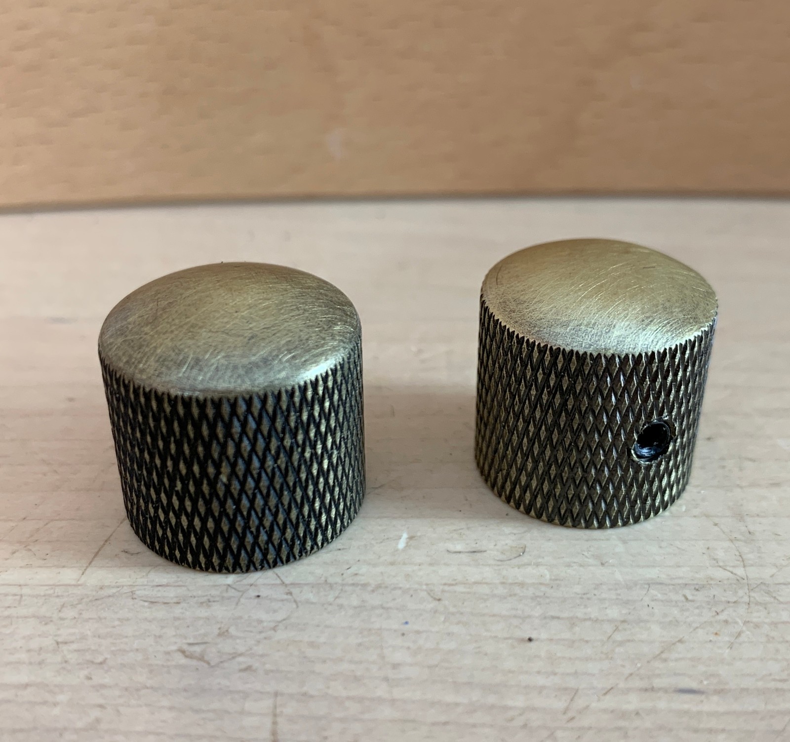 GUYKER Dome Top Electric Guitar Control Knob Parts Lot of 2x 6mm Shaft Old Brass