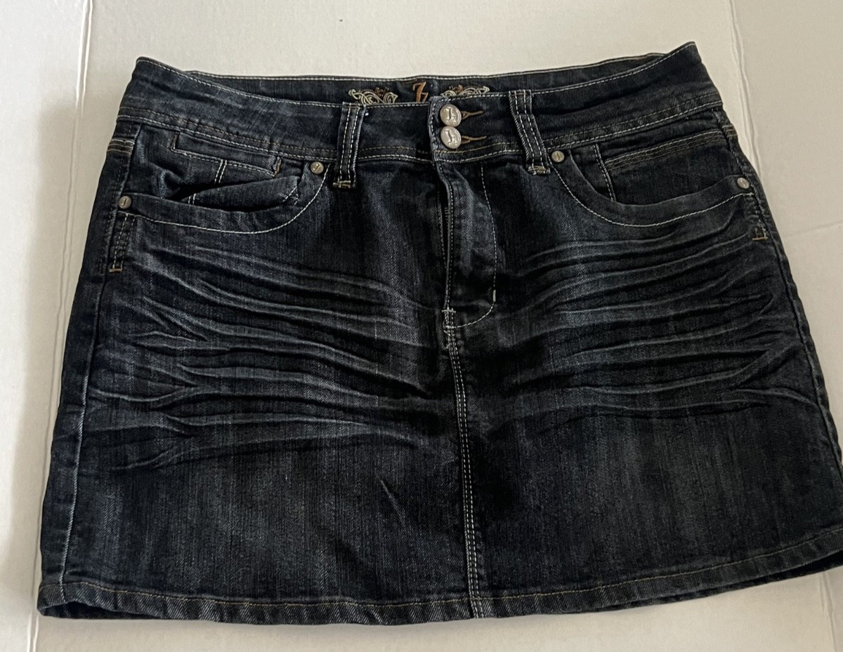 Dark Wash Apple Bottoms skirt , gold stitching and double button closure size 11