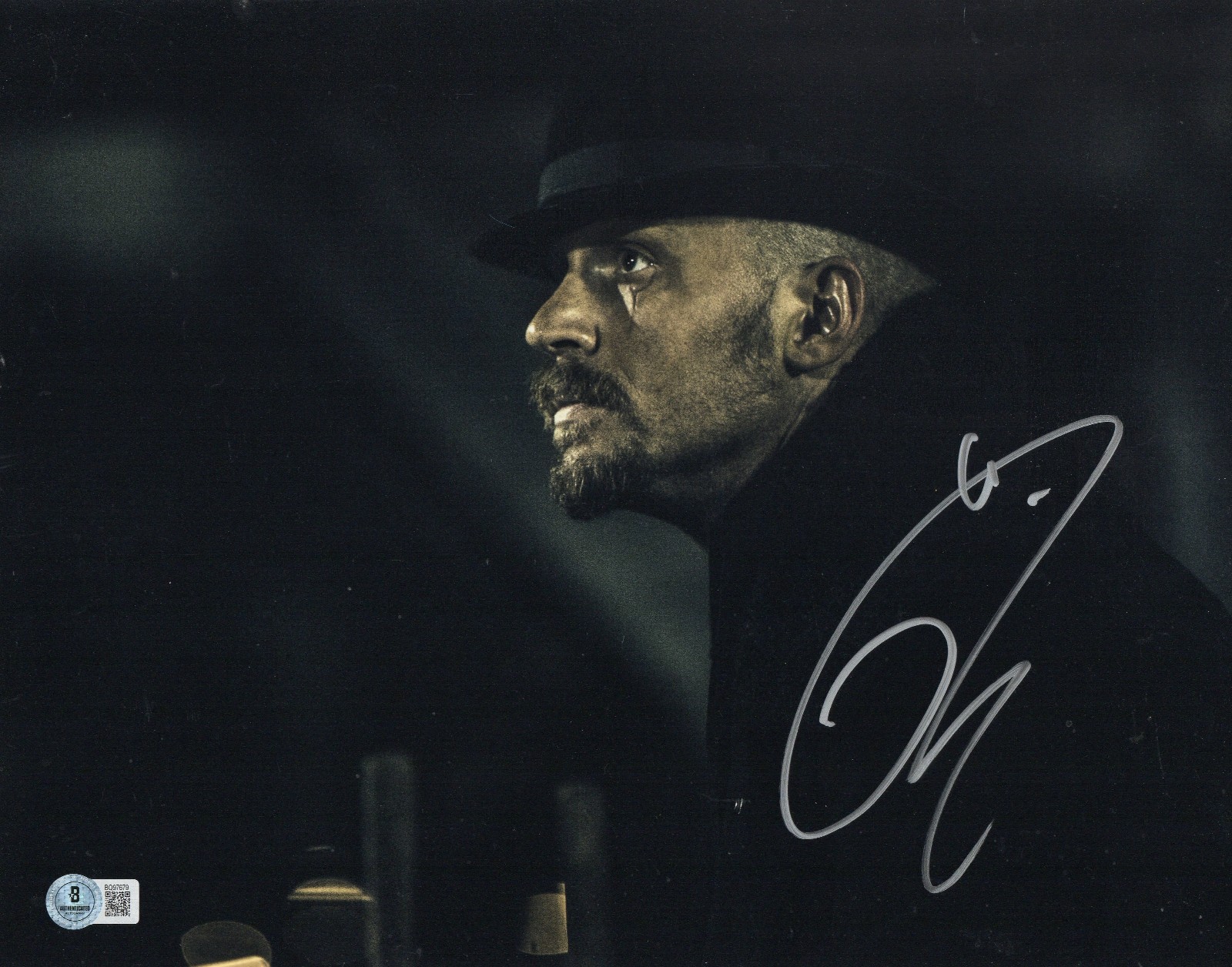 TOM HARDY SIGNED AUTOGRAPH TABOO 11X14 PHOTO BECKETT BAS
