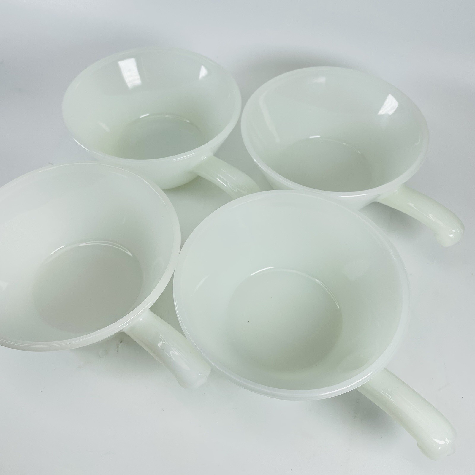 Vintage Anchor Hocking Oven Proof Milk Glass Handled Chili Soup Bowls Set Of 4