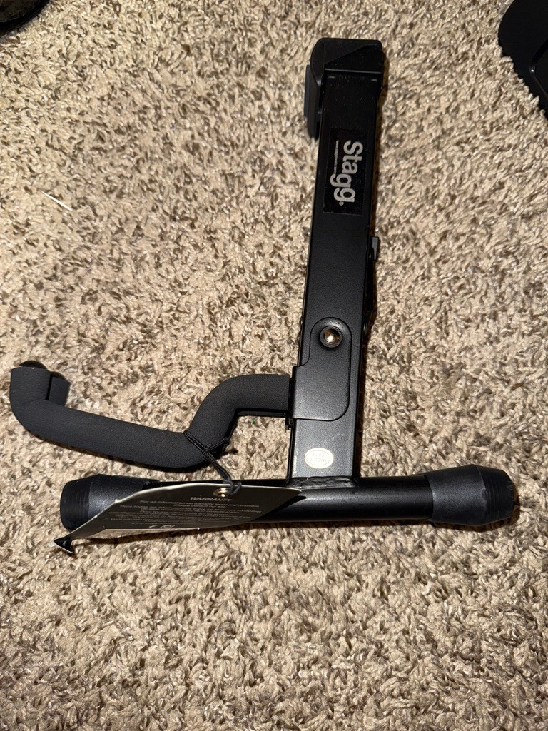 Stagg SUVM-A100BK Foldable "A" Stand for Ukuleles, Mandolins, and Violins