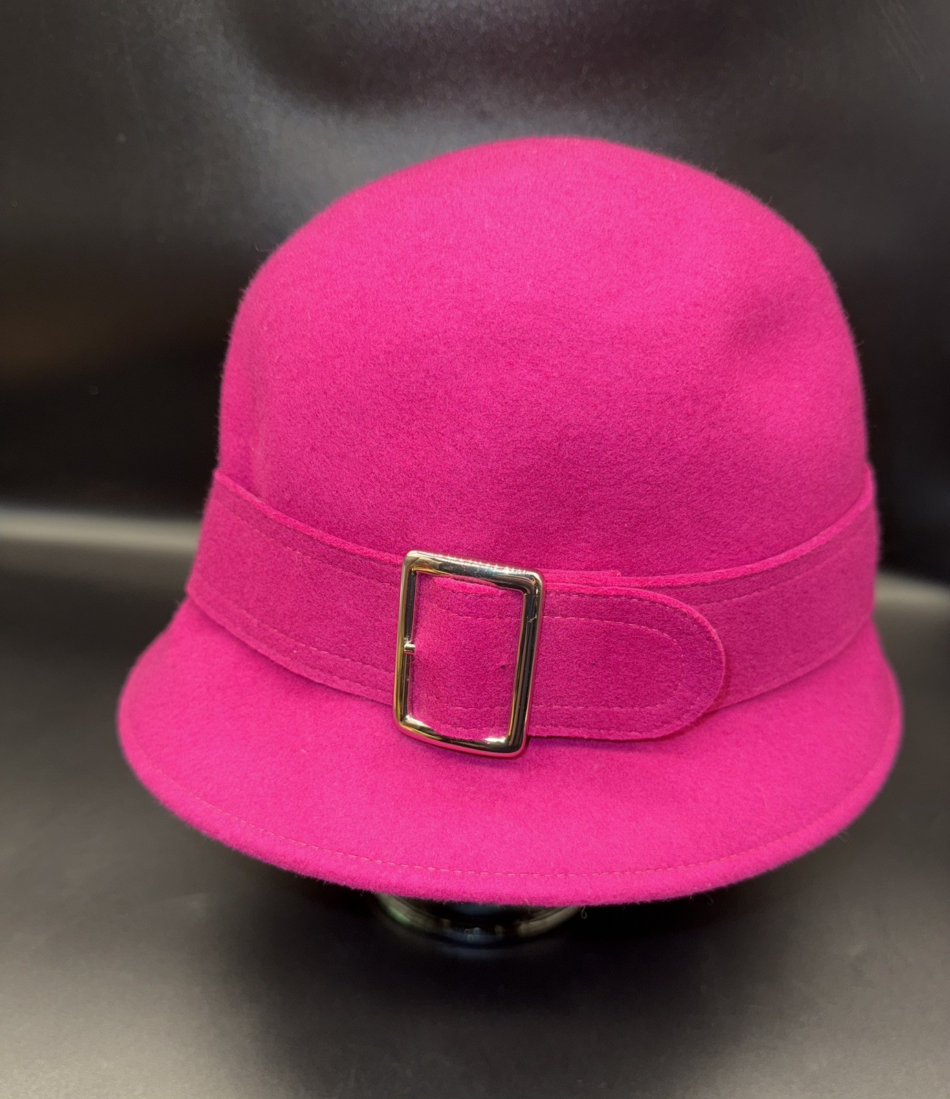 👀Banana Republic Chic Fuchsia🎀 Wool Bucket Hat 🎀Timeless Buckle