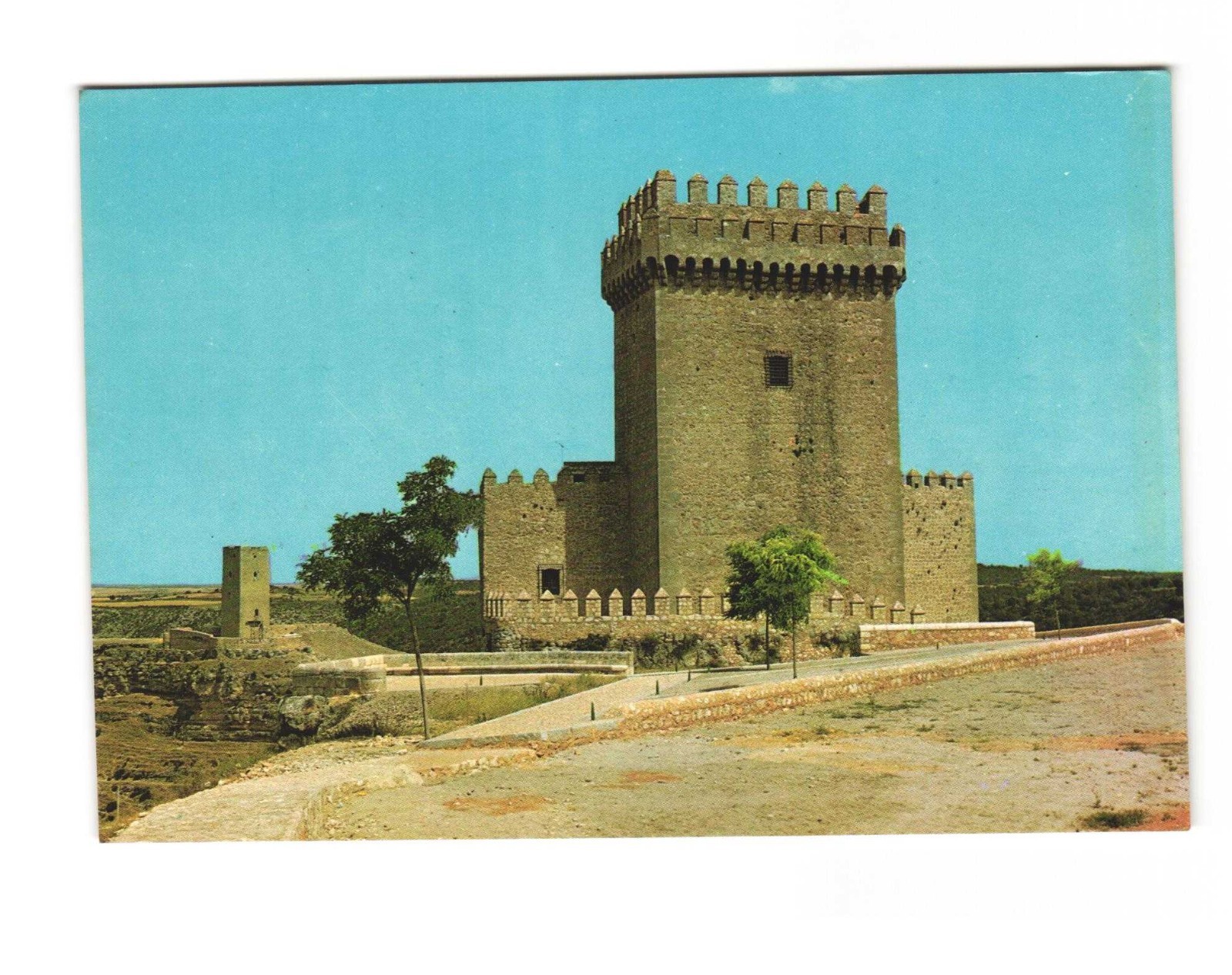 Castillo De Alarcon National Meson Marques de Villena Vintage postcard Unposted