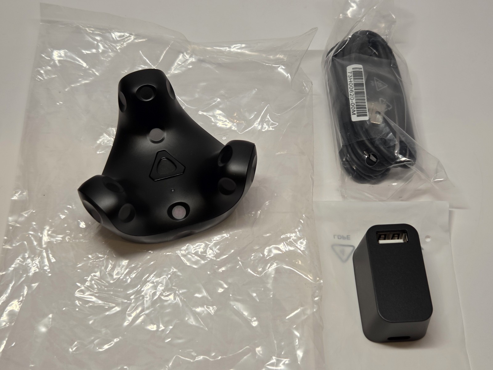 NEW HTC VIVE Tracker (3.0) – Full-Body Tracking for SteamVR (missing dongle)