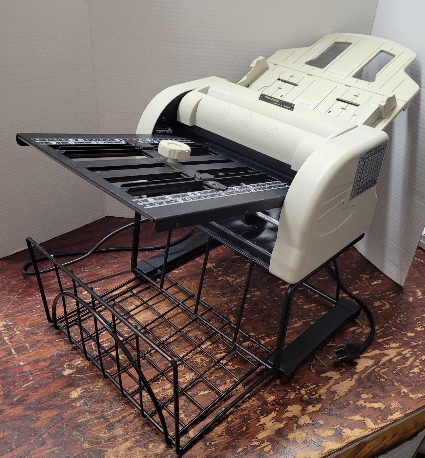 Techko LF283 Automatic Paper Folder