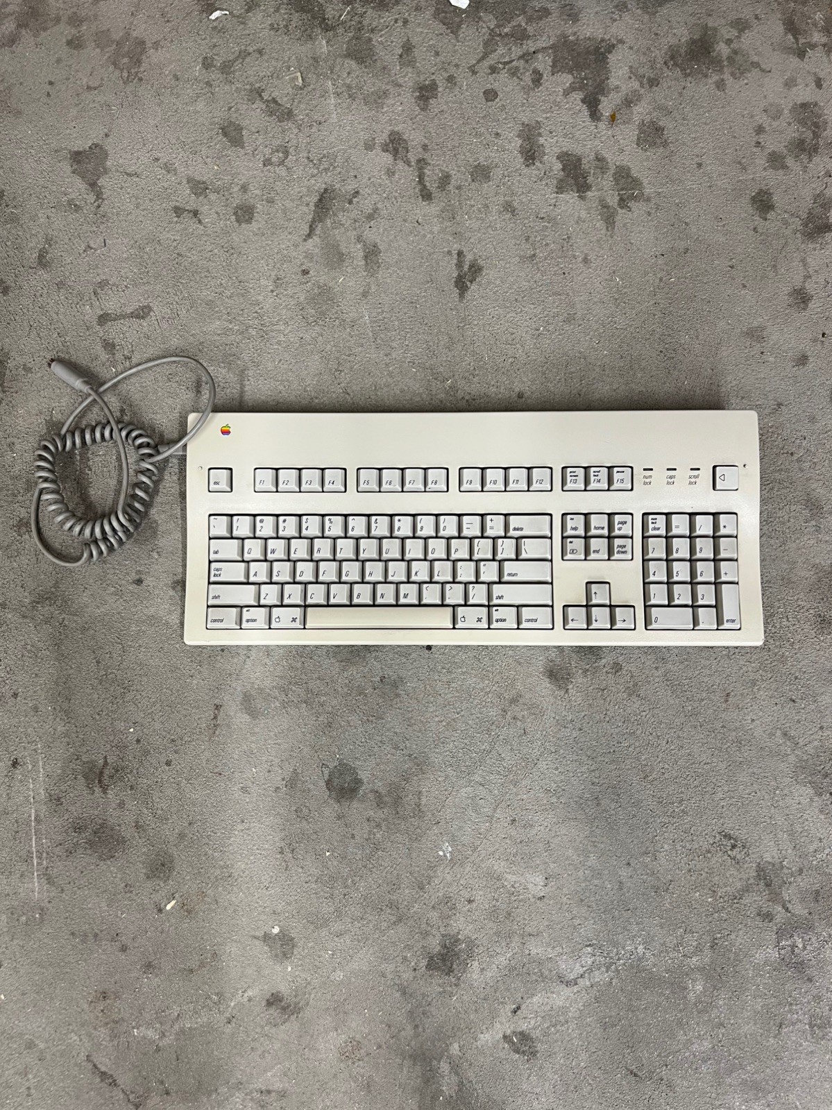 Apple Extended Keyboard II (model M3501) Clean Condition RARE 