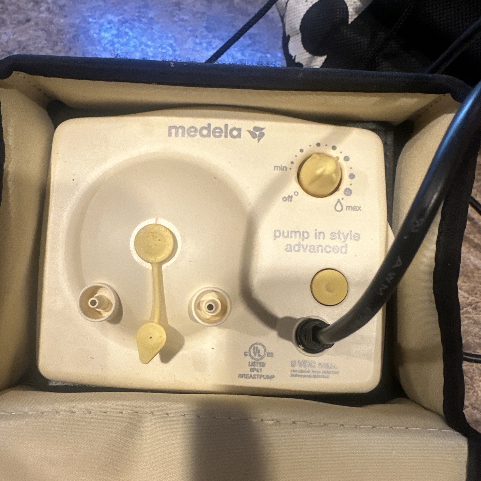 Medela Pump-In-Style Advanced Breast Pump Device includes power cord. TESTED