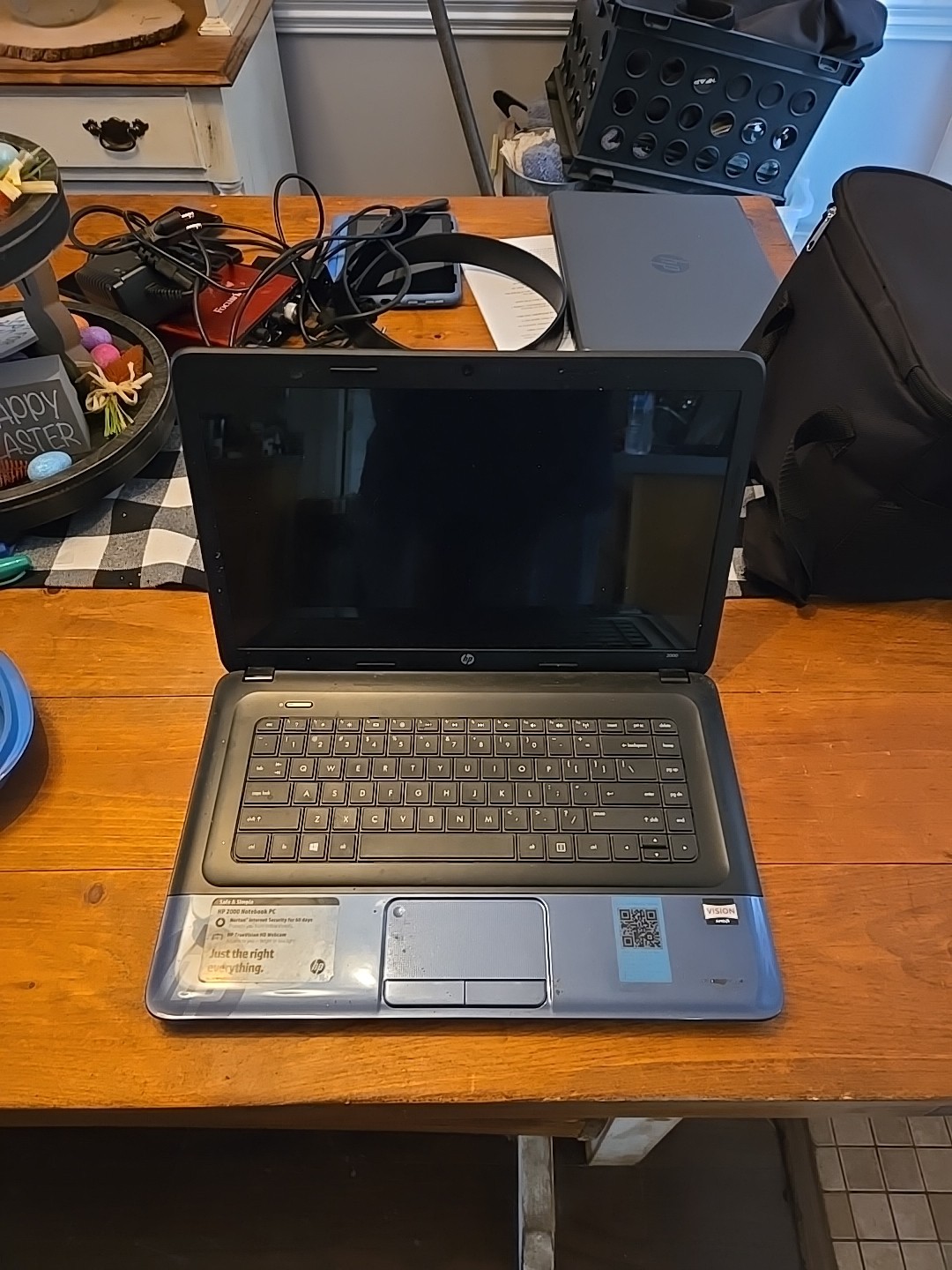 HP 2000 Notebook PC UNTESTED FOR PARTS ONLY