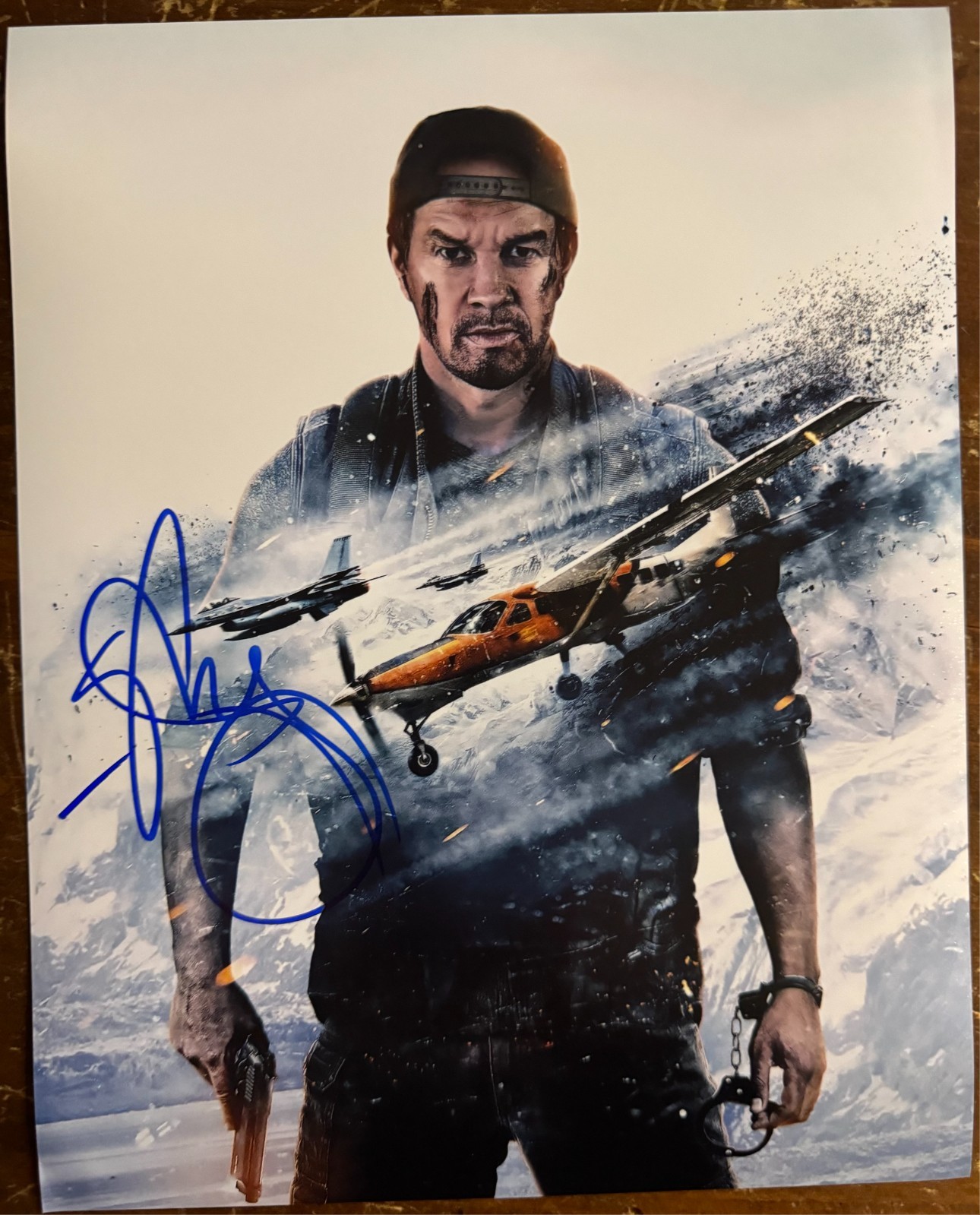 Mark Wahlberg Flight Risk Signed Autographed signature 8x10 Matte Photograph COA