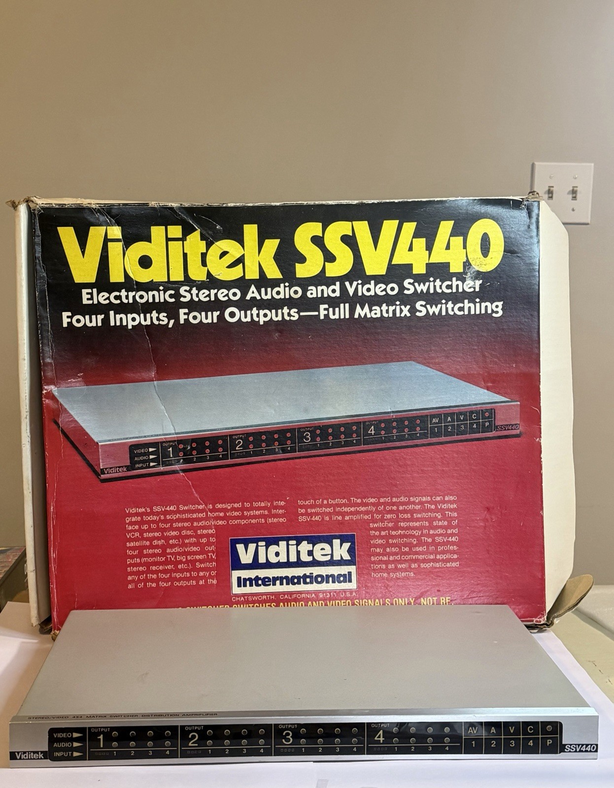 RARE 1983 Viditek SSV440 Electronic Audio & Video Switcher With Original Box