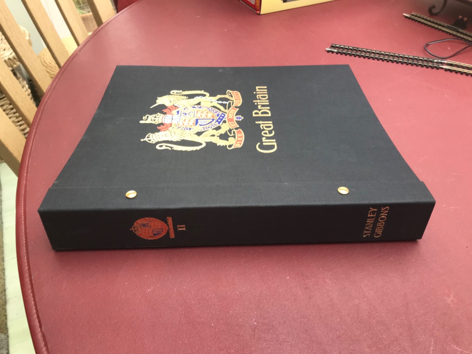 GB - Hingeless Gibbons Album. QEII, 1990-2004 mint no stamps