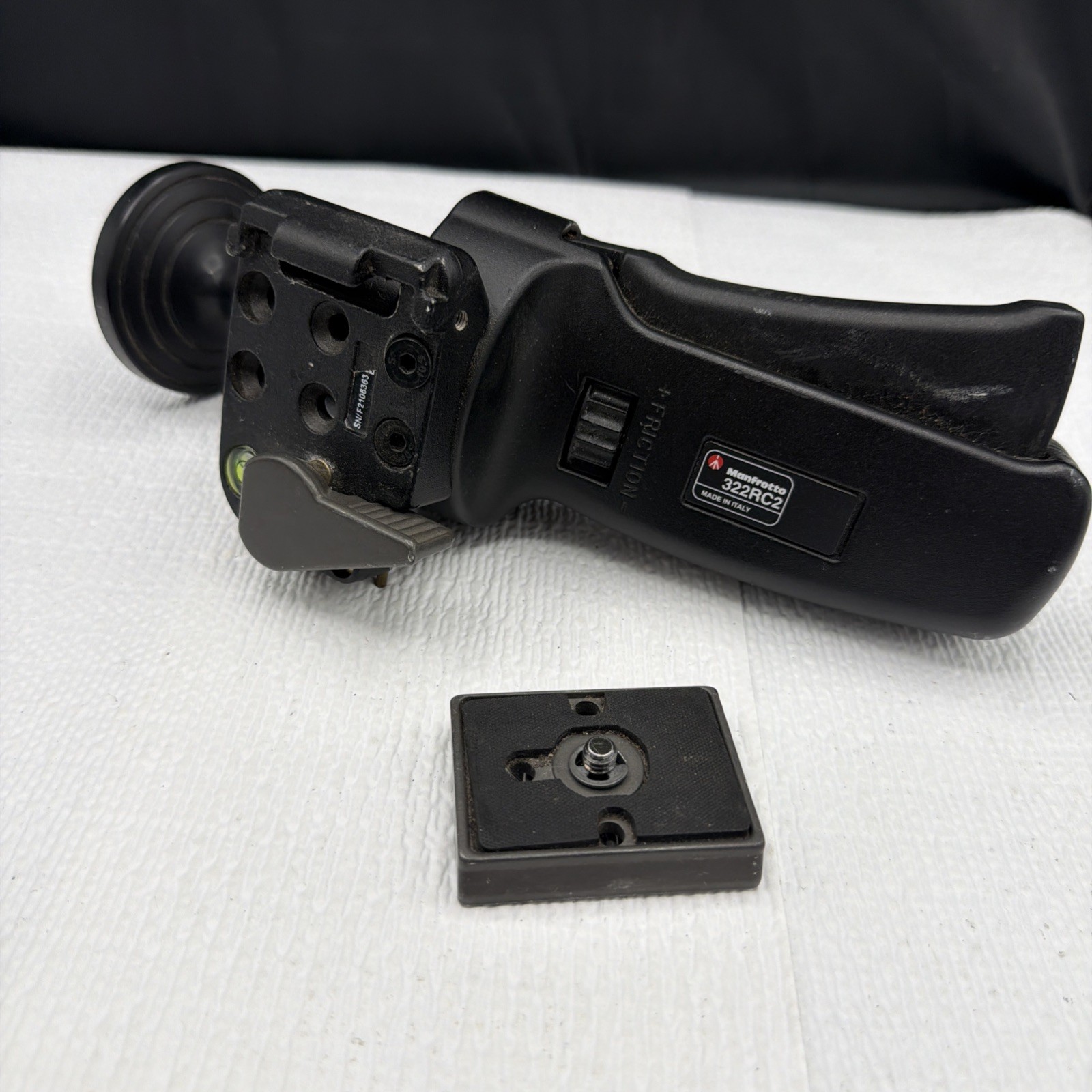 Manfrotto 322RC2 Tripod Head Grip Pan Tilt Ball Camera Adjustable