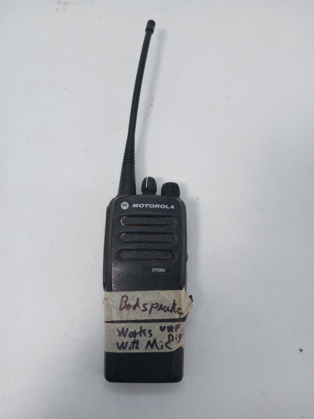 MOTOROLA CP200d UHF DIGITAL RADIO ONLY!! (READ DESCRIPTION)