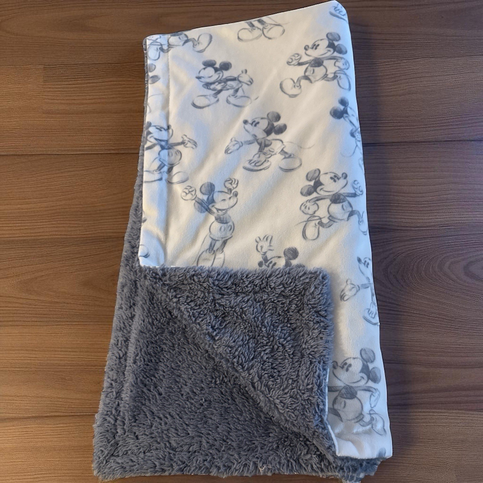 Disney Call Me Mickey White and Blue Super Soft Baby Blanket Gray Blue White-