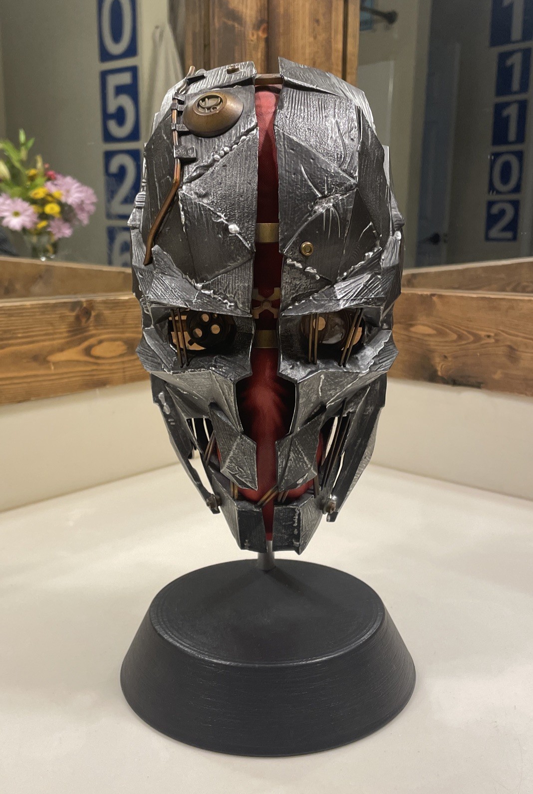 Dishonored 2 Collector's Edition Corvo Mask with Stand