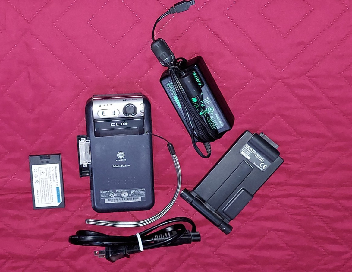 Sony Clie Palm PDA Handheld (PEG-NZ90) - READ DESCRIPTION