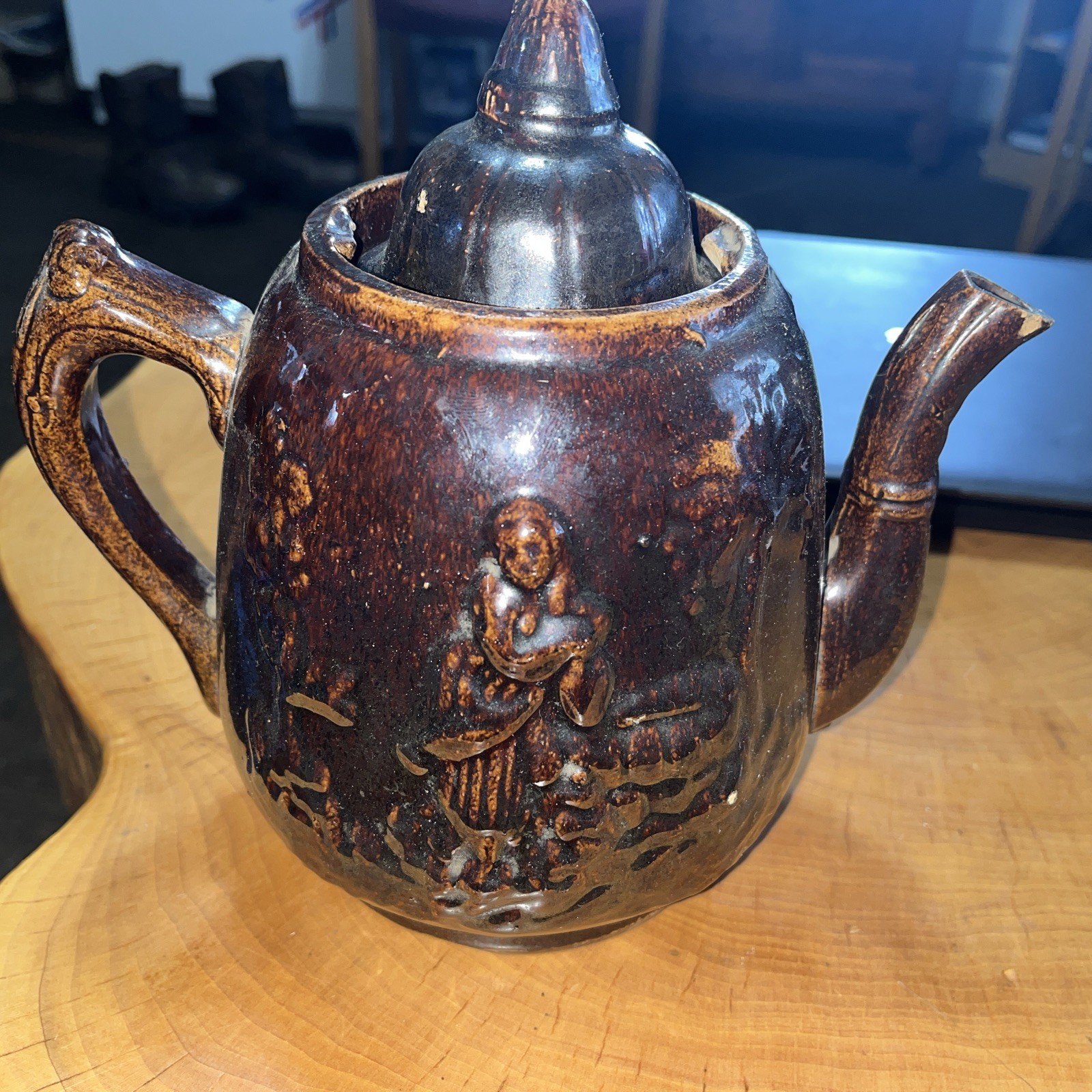 ANTIQUE ROCKINGHAM POTTERY 8" TEAPOT, REBEKAH AT THE WELL