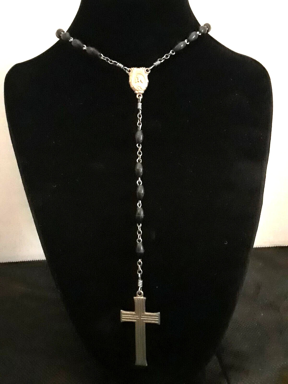 Vintage Black Beaded Jesus Crucifix Silver Tone 30-inch Chain