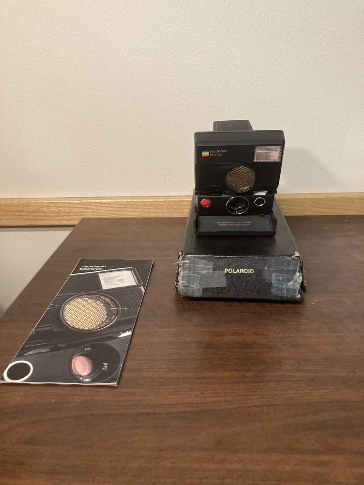 Vintage Polaroid SLR 680 SE Instant Camera With Box Tested