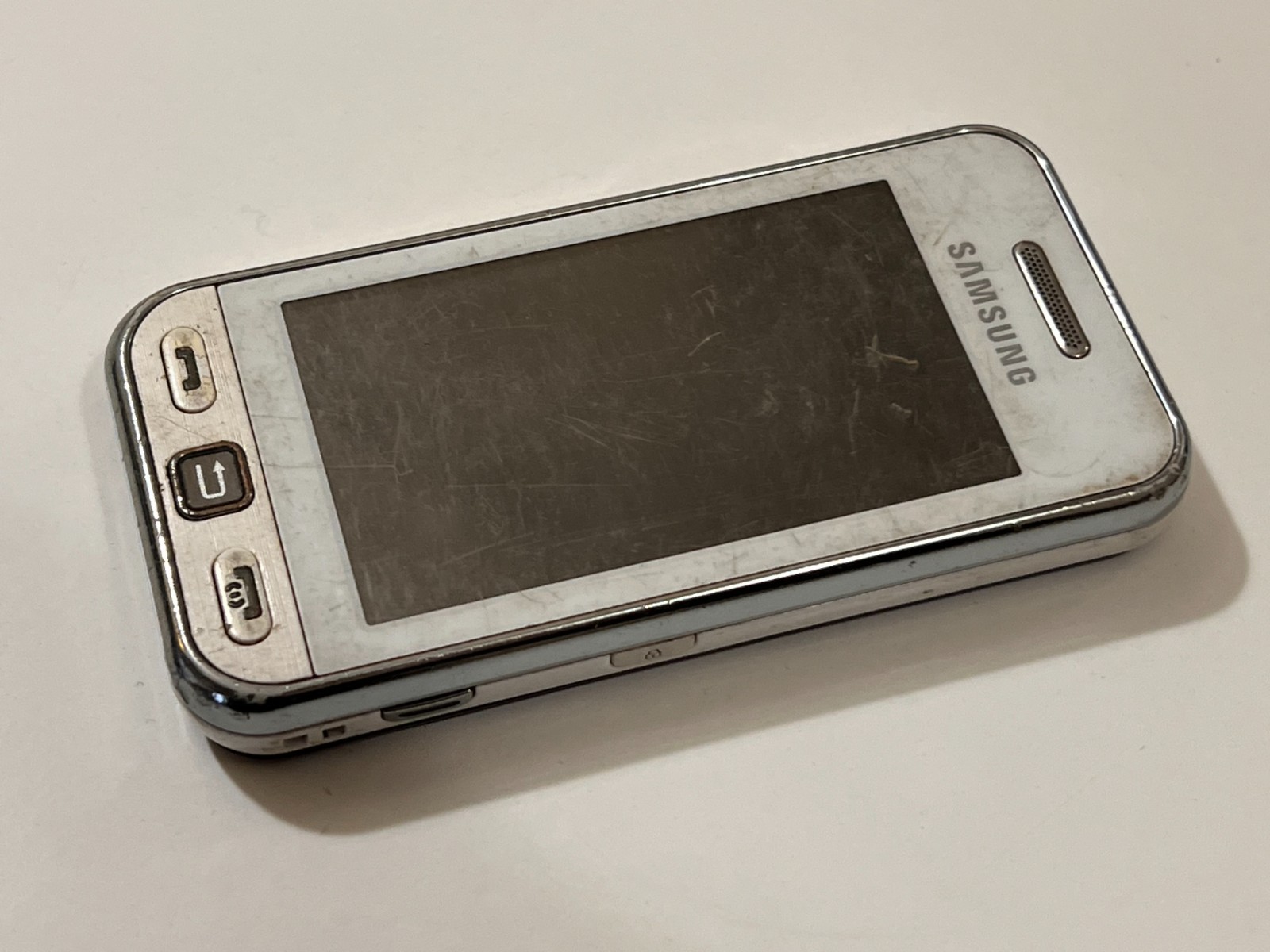 Samsung GT-S5233W White  color - Vintage cell phones