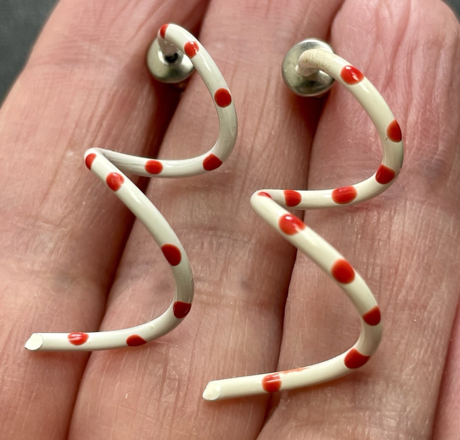 Vintage 1.3” Twisted White & Red Polka Dot Drop Earrings