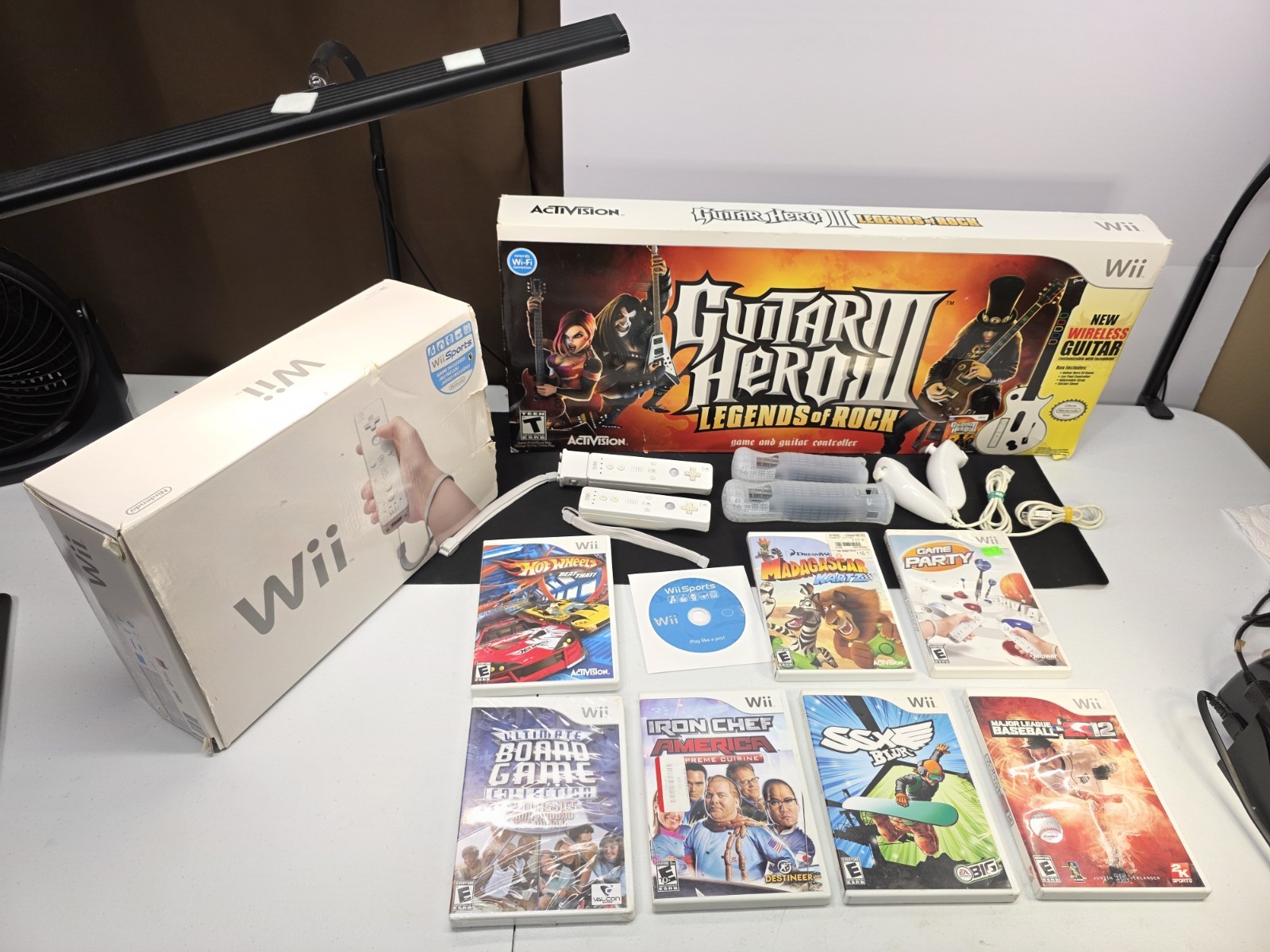 Nintendo Wii RVL-001 GameCube Comp + Guitar Hero III Boxed OEM Wii Sports Bundle