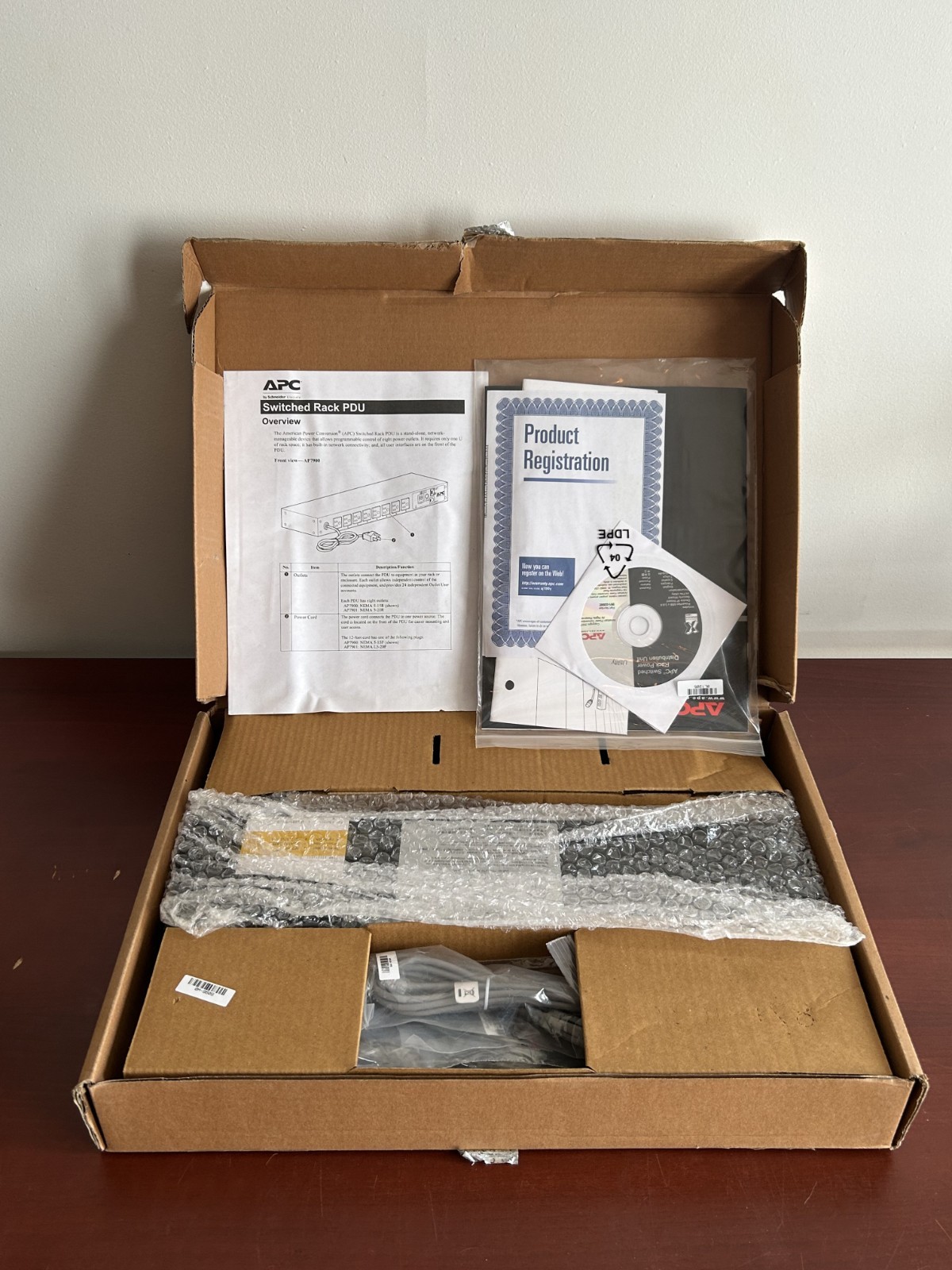 APC AP7900 / Schneider NetShelter 15A Switched Rack Power Distribution Unit PDU