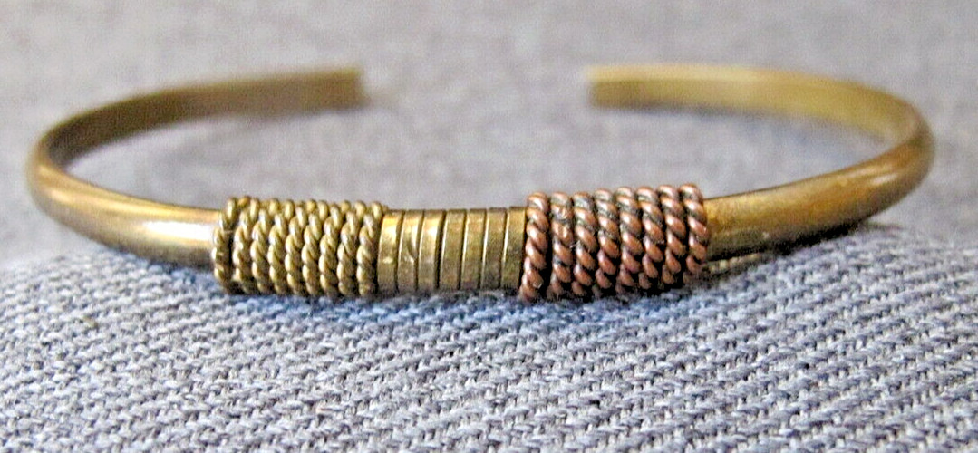 Vintage 70's two shades goldtone metal woven cuff bracelet