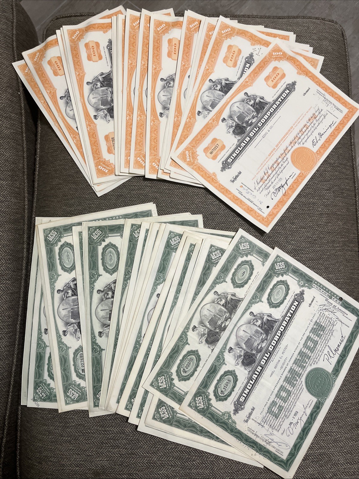 (Lot of 80) Sinclair Oil Corporation Stock Certificate 40 Orange, 40 Green Wow!